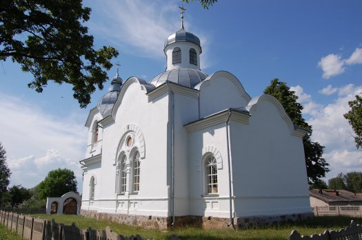 Люшнева. Свято-Успенская церковь
