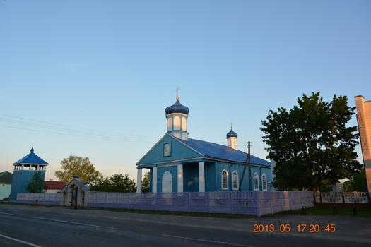 . Свято-Воскресенская церковь